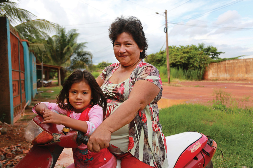 Community activist Narda (right) wants and easier life for her granddaughter, Nardita (left). (Photo by Noah Friedman- Rudovsky)